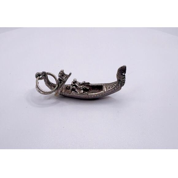 Vintage Venetian Gondola Souvenir Charm (Unmarked Silver) - Picture 5 of 8